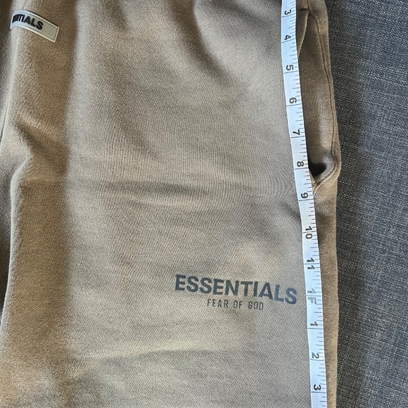 FOG - FEAR OF GOD Essentials Sweat Shorts - Small - Picture 6 of 6
